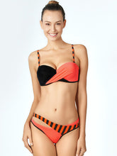 Load image into Gallery viewer, Contrast hooked bottom bikini set
