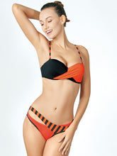 Load image into Gallery viewer, Contrast hooked bottom bikini set
